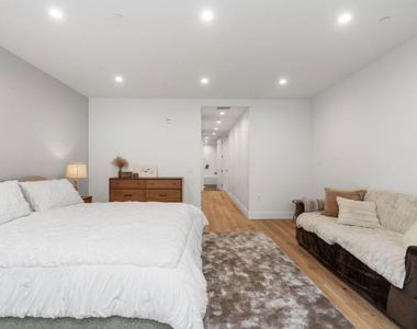 724 N Croft Avenue - Photo Thumbnail 23