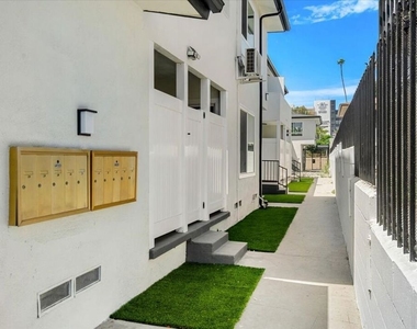 517 E 97th Street - Photo Thumbnail 10
