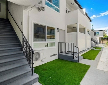 517 E 97th Street - Photo Thumbnail 11