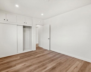 517 E 97th Street - Photo Thumbnail 6