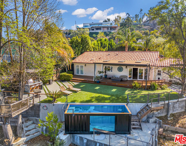 18243 Rancho Street - Photo Thumbnail 24