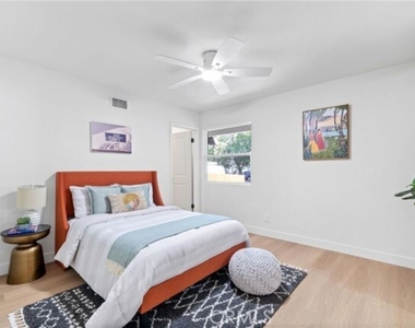 24155 Kittridge Street - Photo Thumbnail 4