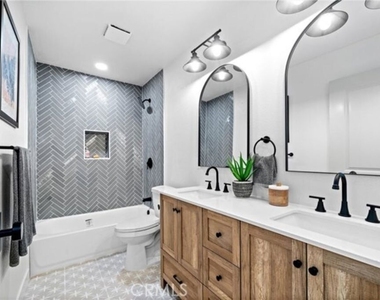 24155 Kittridge Street - Photo Thumbnail 6