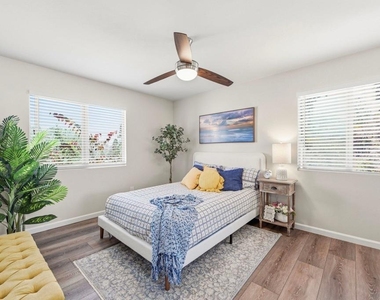 1740 S El Camino Real - Photo Thumbnail 14