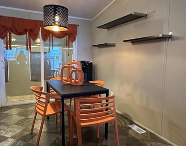 22840 Sterling Ave - Photo Thumbnail 4