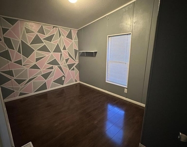 22840 Sterling Ave - Photo Thumbnail 9
