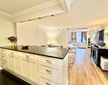 222 West 14th Street - Photo Thumbnail 9