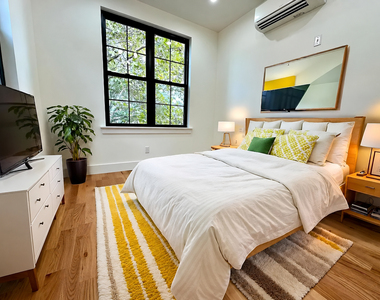 431 Columbia Street - Photo Thumbnail 4