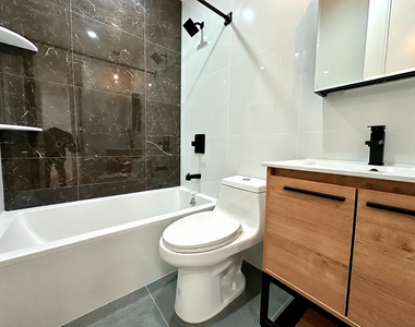 431 Columbia Street - Photo Thumbnail 8