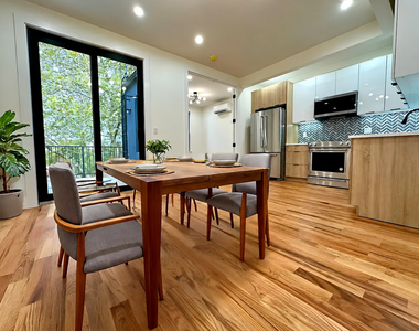 431 Columbia Street - Photo Thumbnail 1