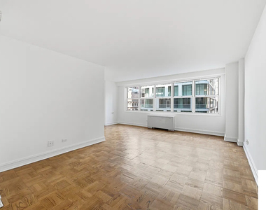 West 53rd Street - Photo Thumbnail 1