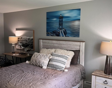 211 Hawthorne Avenue - Photo Thumbnail 7