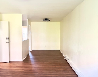 32-42 69 St - Photo Thumbnail 1