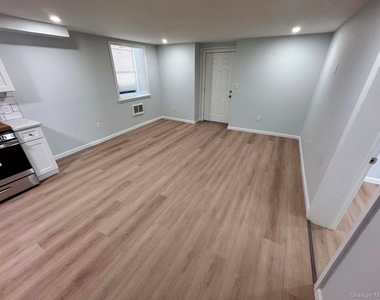 401 S 7th Avenue - Photo Thumbnail 1