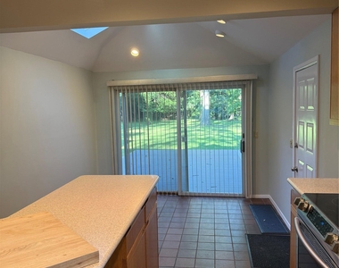 169 Brooksite Drive - Photo Thumbnail 4