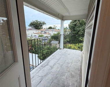 22924 Edgewood Avenue - Photo Thumbnail 10