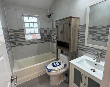22924 Edgewood Avenue - Photo Thumbnail 8