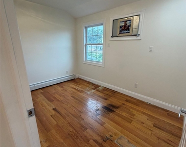 22924 Edgewood Avenue - Photo Thumbnail 15