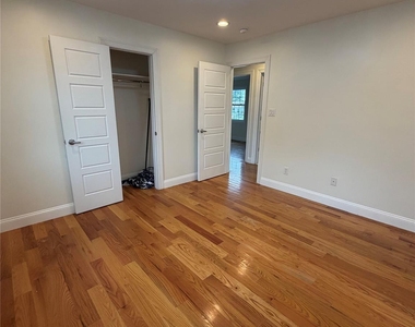 22924 Edgewood Avenue - Photo Thumbnail 12