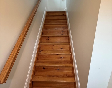 22924 Edgewood Avenue - Photo Thumbnail 1
