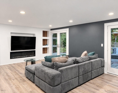 99 New Sprain Road - Photo Thumbnail 18
