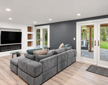 99 New Sprain Road - Photo Thumbnail 16