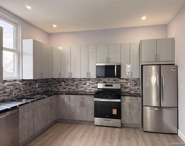 222 Primrose - Photo Thumbnail 15
