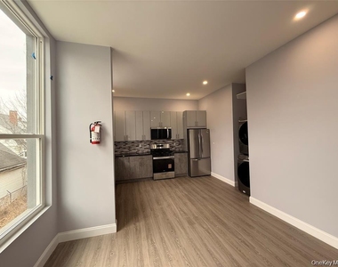 222 Primrose - Photo Thumbnail 1