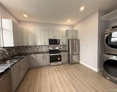 222 Primrose - Photo Thumbnail 16