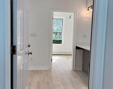 1110 Cypress Avenue - Photo Thumbnail 3