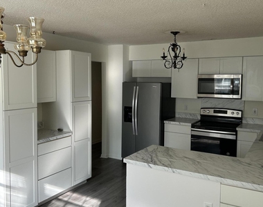 10 Carriage Way - Photo Thumbnail 12