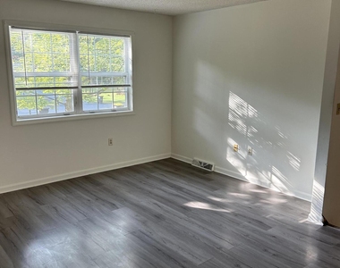 10 Carriage Way - Photo Thumbnail 11