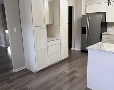 10 Carriage Way - Photo Thumbnail 18