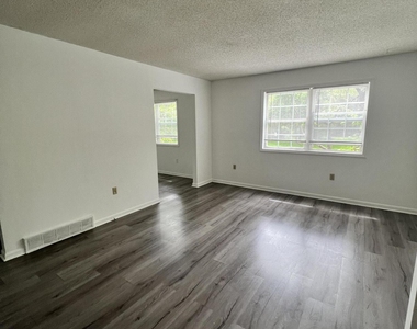 10 Carriage Way - Photo Thumbnail 3