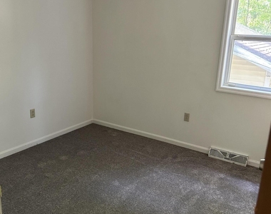 10 Carriage Way - Photo Thumbnail 14