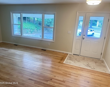 8 N Hill Drive - Photo Thumbnail 6
