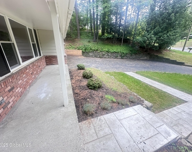 8 N Hill Drive - Photo Thumbnail 4
