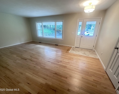 8 N Hill Drive - Photo Thumbnail 8