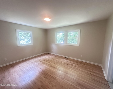 8 N Hill Drive - Photo Thumbnail 13