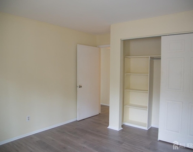 3131 Sayre Drive - Photo Thumbnail 12