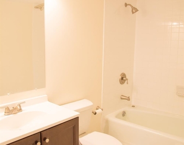 3131 Sayre Drive - Photo Thumbnail 8