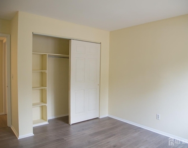 3131 Sayre Drive - Photo Thumbnail 11