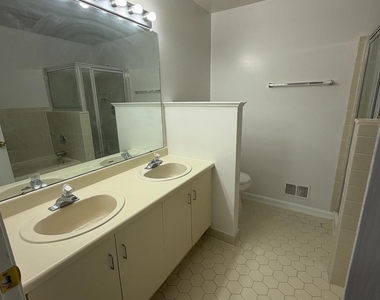 32 Columbus Drive - Photo Thumbnail 19