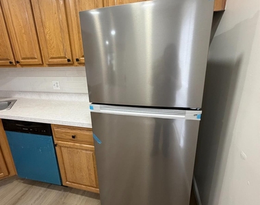 32 Columbus Drive - Photo Thumbnail 9