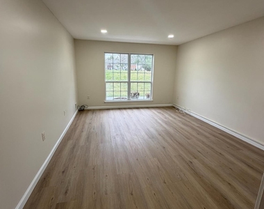32 Columbus Drive - Photo Thumbnail 16