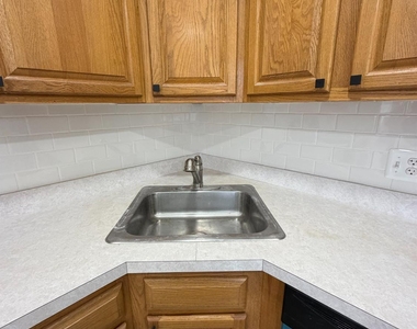 32 Columbus Drive - Photo Thumbnail 10