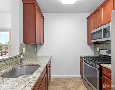 427 Micali Way - Photo Thumbnail 25