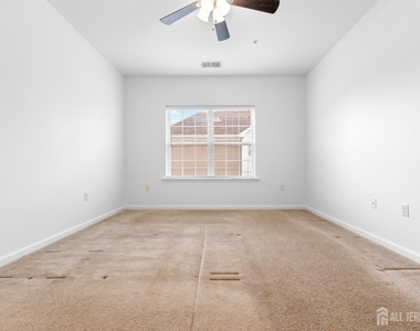 427 Micali Way - Photo Thumbnail 17