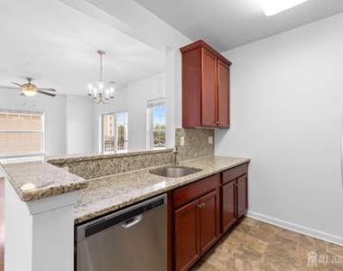 427 Micali Way - Photo Thumbnail 23