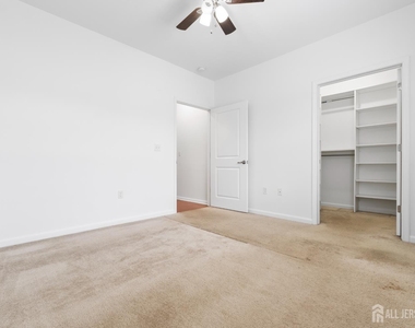 427 Micali Way - Photo Thumbnail 12